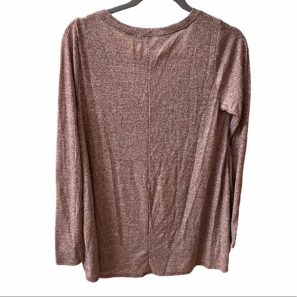 NWT Long Sleeve Top Hollister - Picture 2 of 4